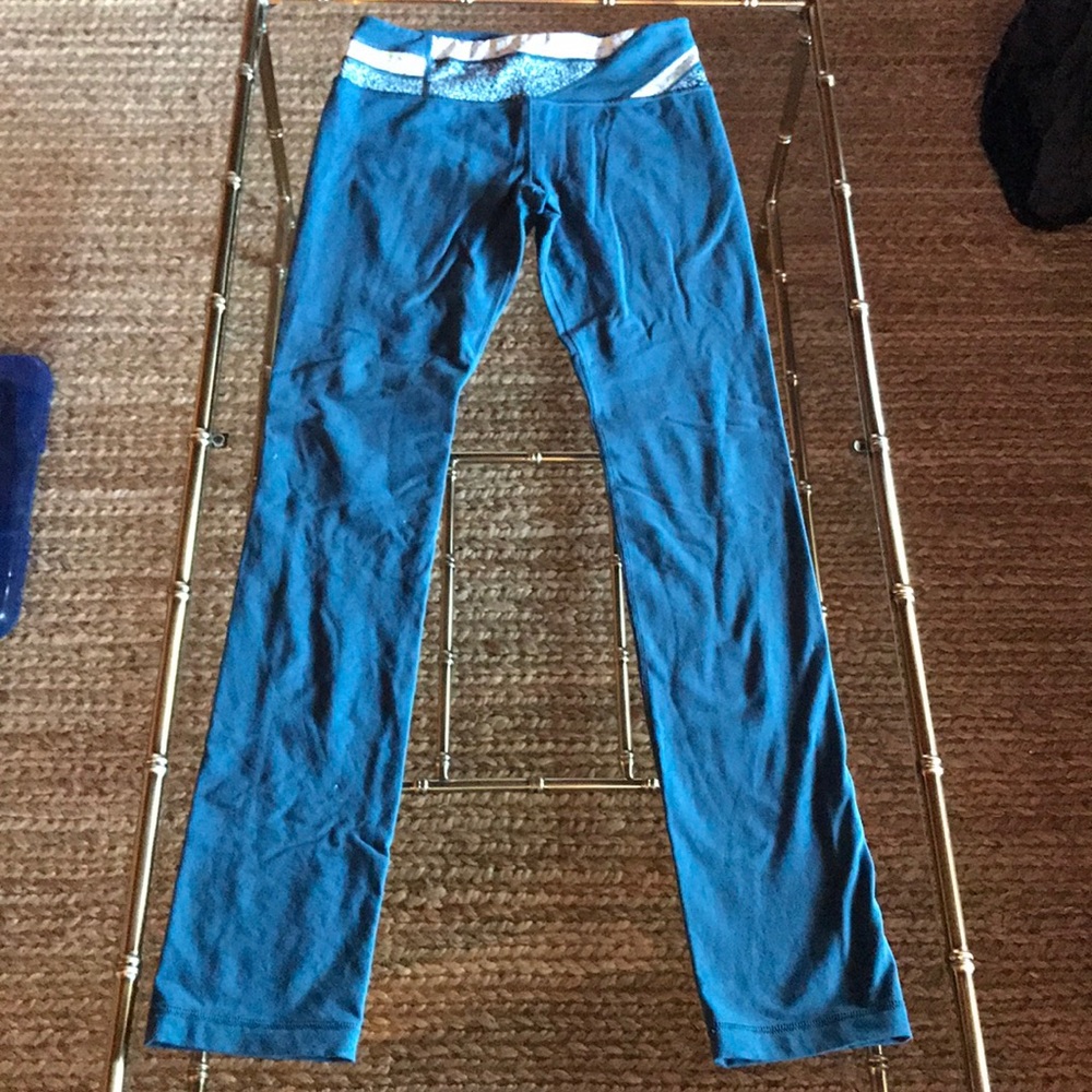 Lululemon reversible yoga pants size 6